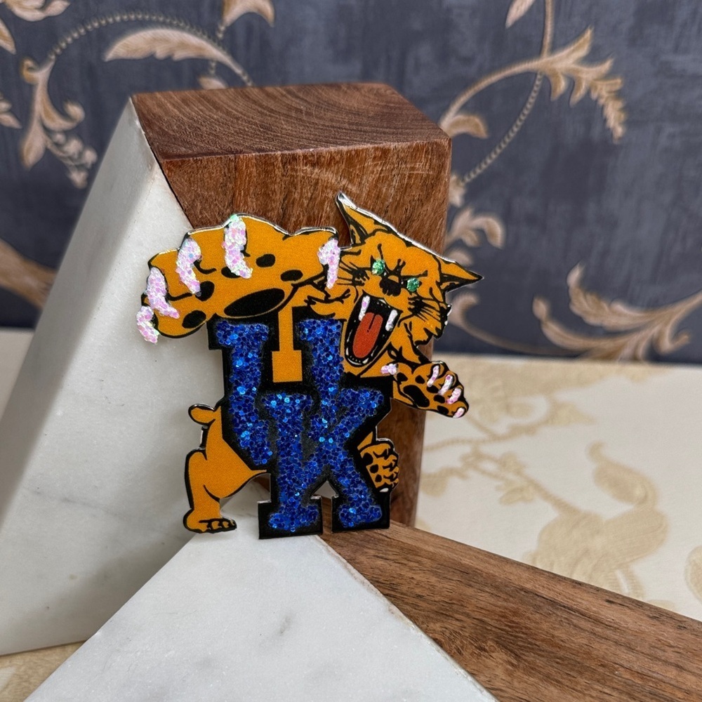 Vintage University of Kentucky Wildcat Glitter Brooch Lot B35
